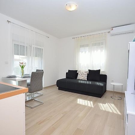 Mila Apartamento Vodice Exterior foto