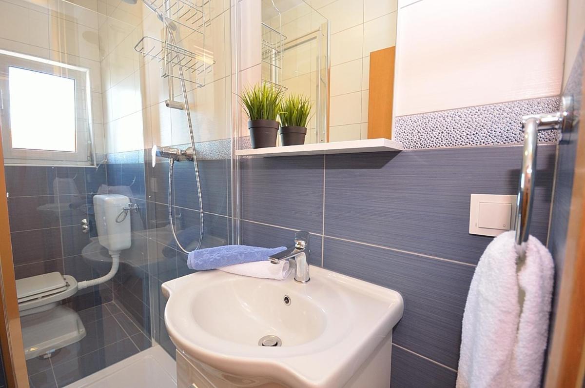 Mila Apartamento Vodice Exterior foto