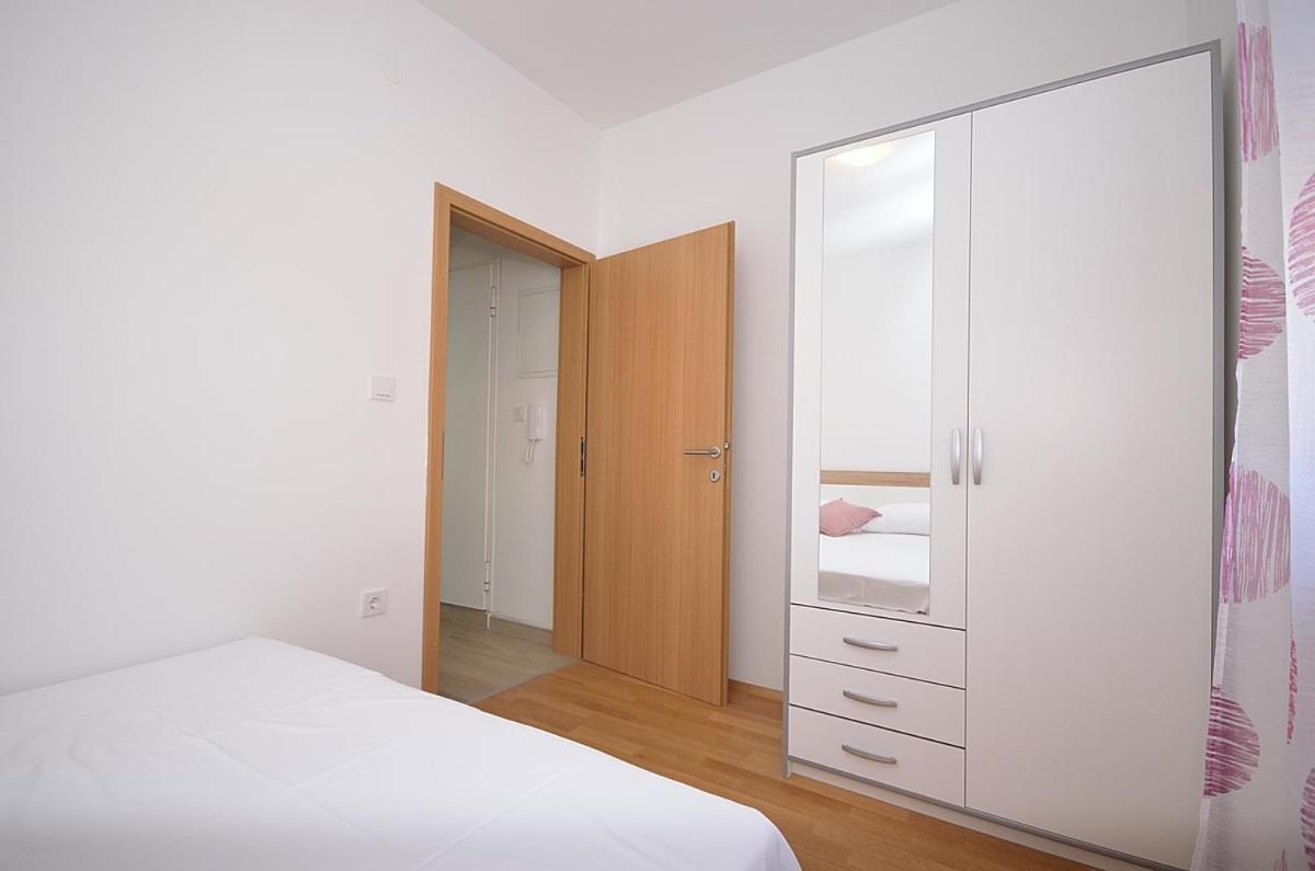 Mila Apartamento Vodice Exterior foto