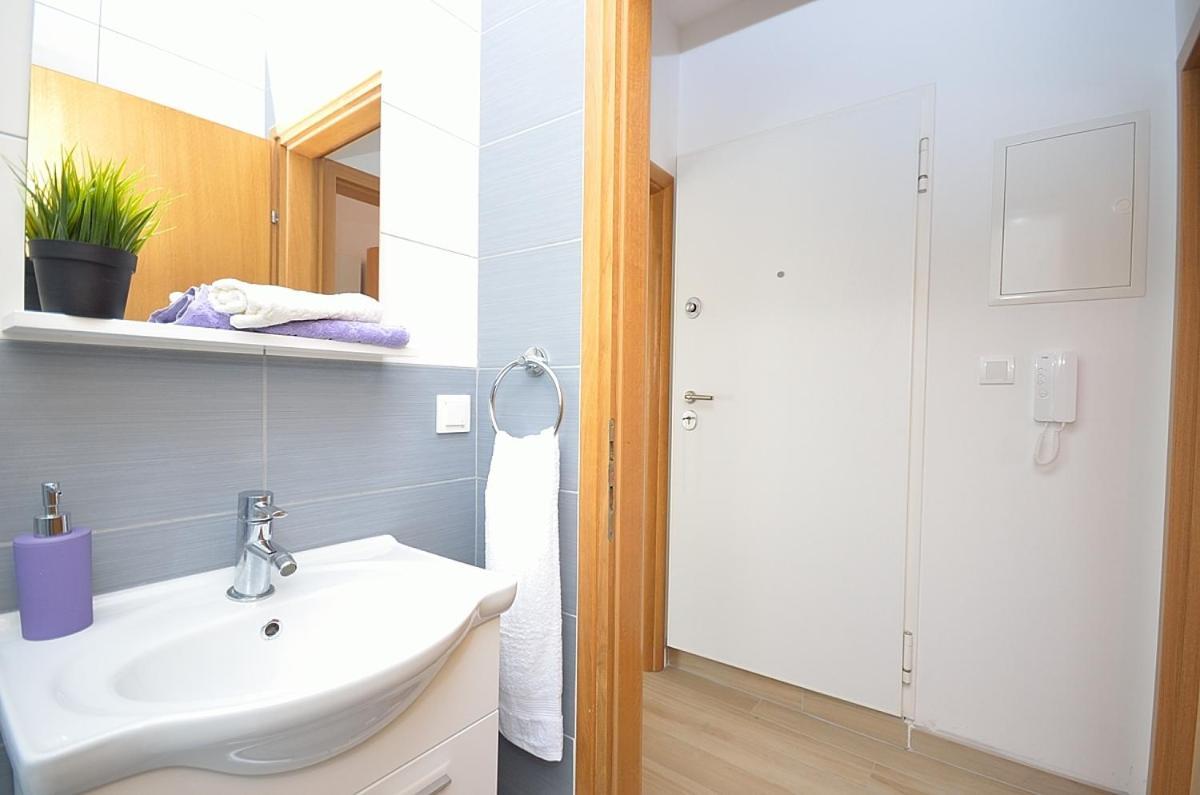 Mila Apartamento Vodice Exterior foto