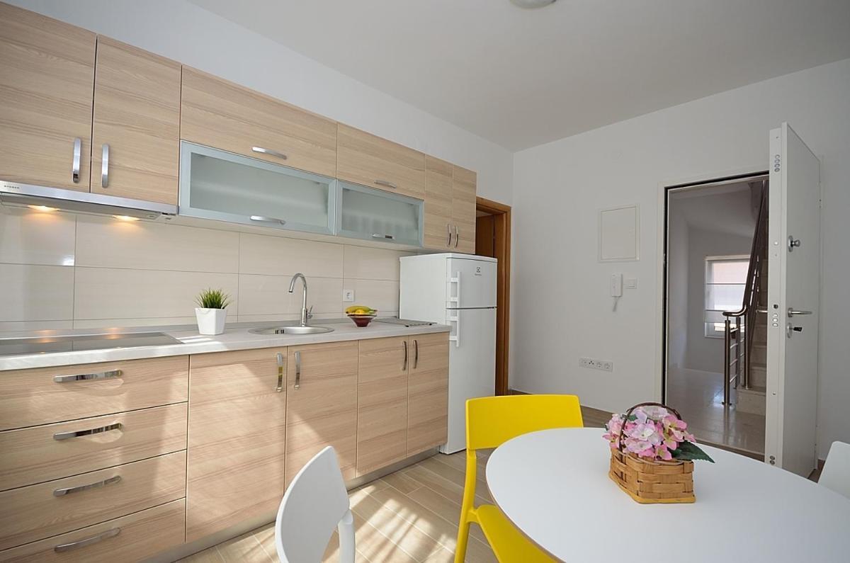 Mila Apartamento Vodice Exterior foto